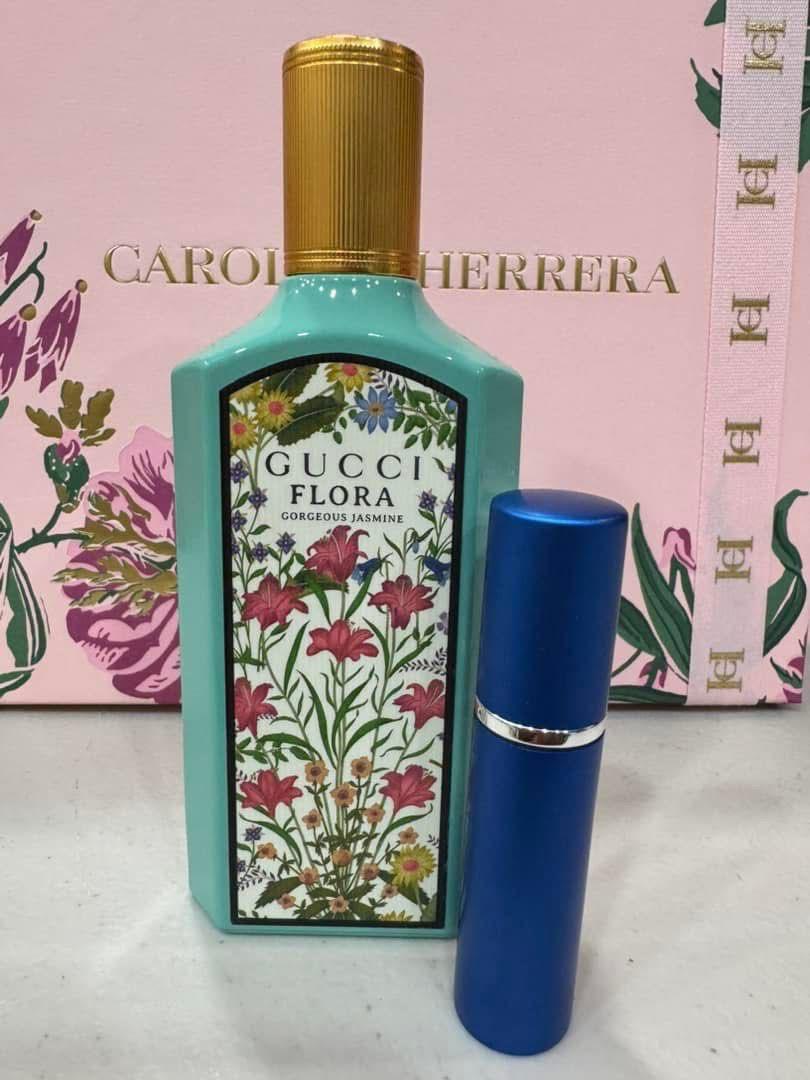Gucci Flora con atomizador azul