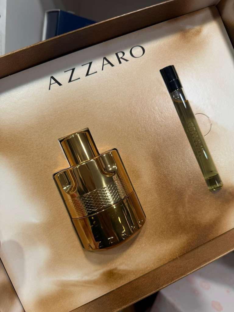 Azzaro con muestra