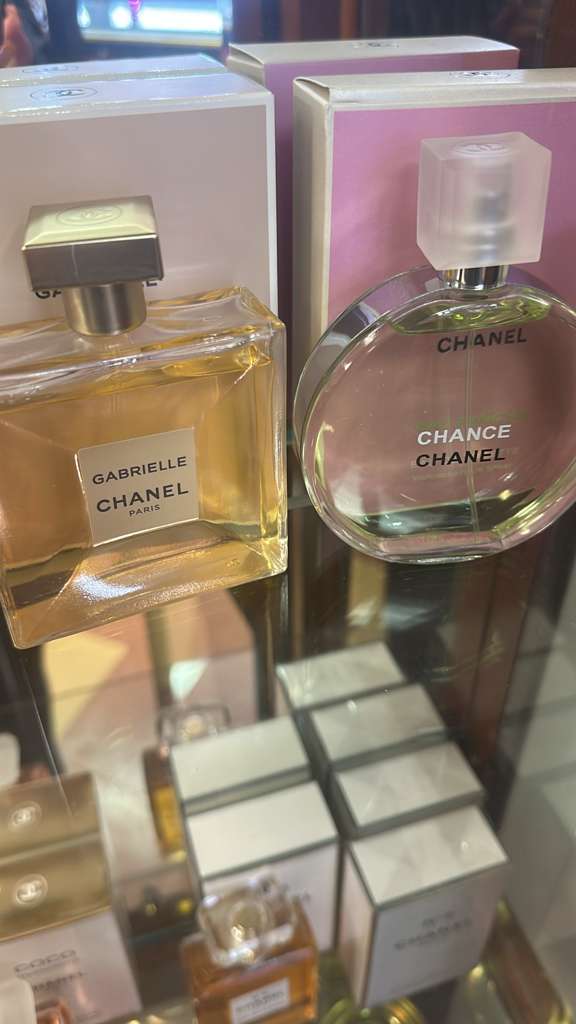 Frascos de perfume Chanel Gabrielle y Ch